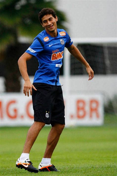 Éverson é o novo jogador do santos, goleiro assinou contrato de quatro anos (foto: FutCamisas: Camisas Nike Santos 2012 Goleiro e Treino