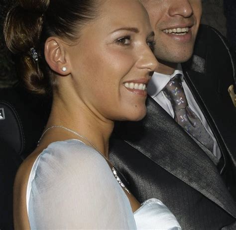 Publicat de camilressu la 04:00. Prominente: Michael Ballack hat Simone Lambe geheiratet - WELT
