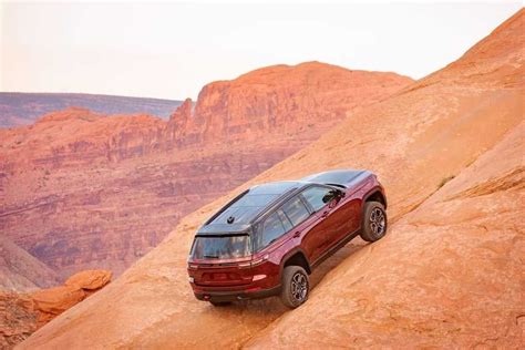 2022 Jeep Grand Cherokee Debuts With 4xe Plug In Hybrid Mill Zigwheels