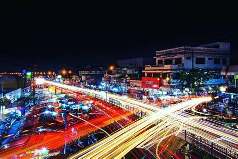 Agama yang memberikan fatwa, adat yang melaksanakannya. Perubahan Sosial dan Adat Istiadat Warga Lawang di Tengah ...