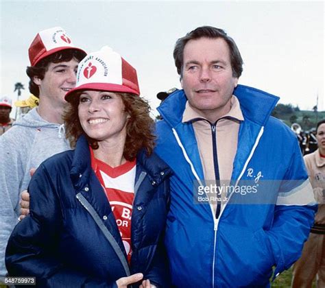 Stefanie Powers And Robert Wagner Photos And Premium High Res Pictures