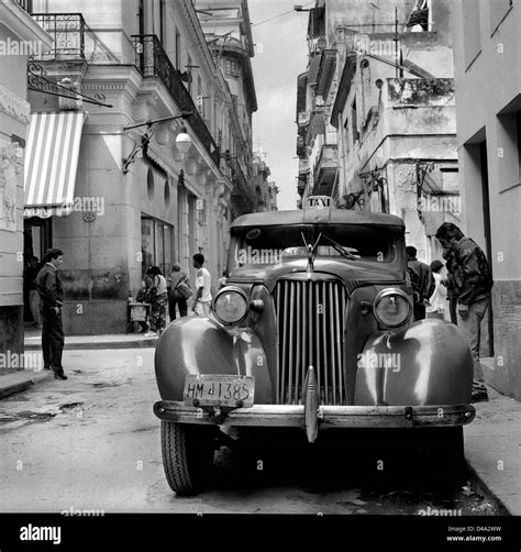 Typical Street Scene In Havana Stock Photo Alamy