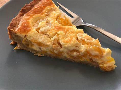 Fetten sie die springform ein und gehen sie anschließend zum teig über. Mirabellen-Kuchen mit Sahne-Schmand-Guss von JennyR. Ein ...