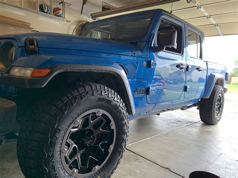 Stock Overland On 2757018 Or 2856518 Tires Jeep Gladiator Jt