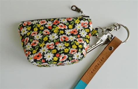 s.o.t.a.k handmade: mini quilted zipper pouch {a free tutorial}