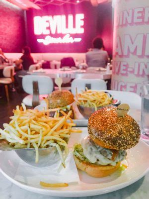 9 Best Restaurants in Montreal You Must Visit