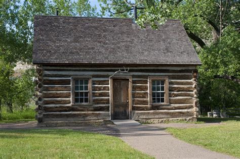 Historic log cabin for sale. The Warm and Toasty Log Cabin - Vintage & Historic PA Homes
