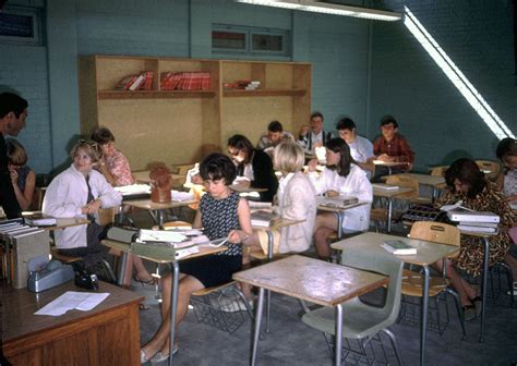 Taliban 26 eylül 1996'da başkent kabil'e girdi. Şimdikinden Çok Farklı Olan 1960'ların Taliban Öncesi ...
