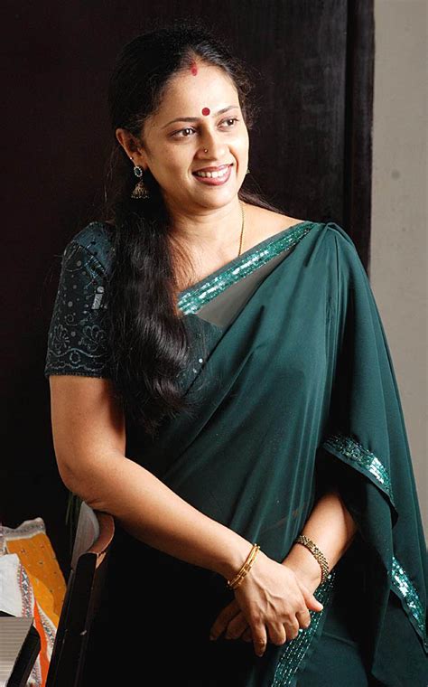 Cute Photos Tamil Actress Lakshmi Ramakrishnan Pictures