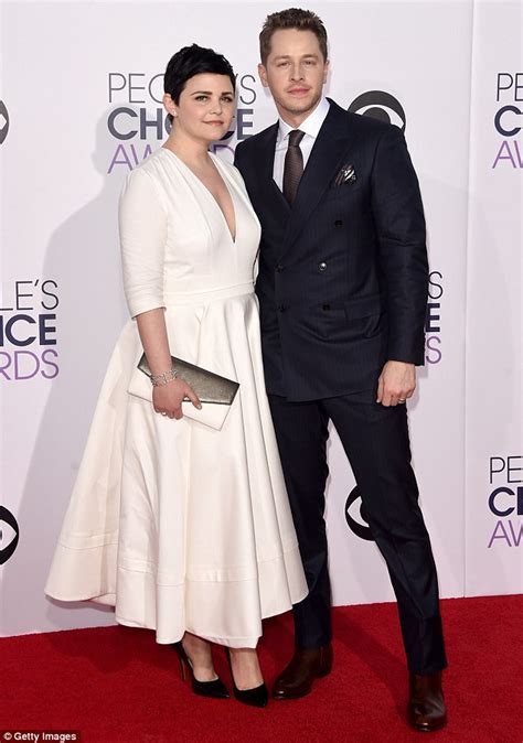 Ginnifer Goodwin Wears Chic White Dress At The Peoples Choice Awards