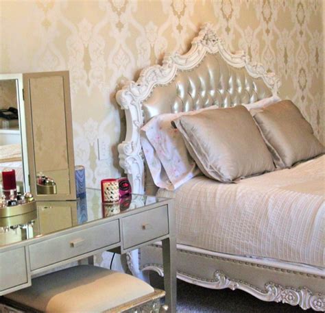 Fill your cart with color today! Vintage bedroom with cream flocked wallpaper