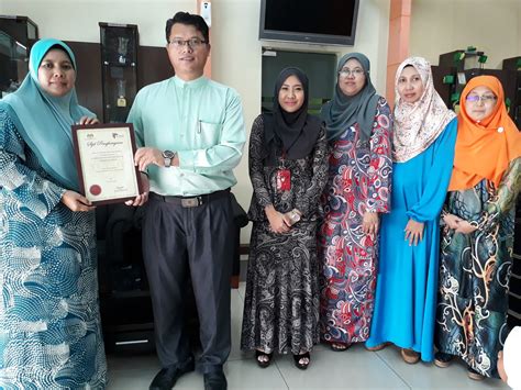 Sekiranya belum, berikut disertakan maklumat berkaitan senarai kursus kolej komuniti yang ditawarkan di seluruh malaysia. Bimbingan dan Kaunseling SK Bukit Sentosa: KOLEJ KOMUNITI ...