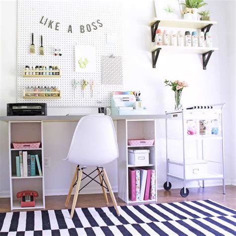 A must see space that will make every crafter drool! Craft Room - Pretty Providence
