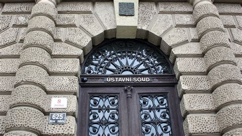 Soud se nezabýval správností odškodnění… Ústavní soud podle ČT zruší uzavření části obchodů ...