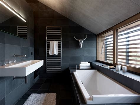 They are an ideal space to get creative with a bathroom bathroom floor and wall tiles don't have to match. 20+ Small Bathroom Tile Designs, Decorating Ideas | Design ...