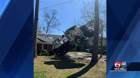 1 Injured After Crane Crashes Into Slidell Home Youtube