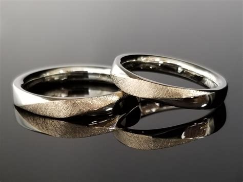 桜色のオリジナル加工が和テイスト｜結婚指輪の作品集｜結婚・婚約指輪のオーダーメイドは鍛造指輪