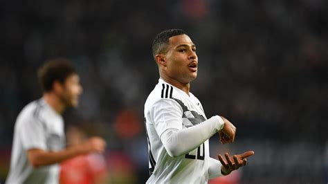 Serge gnabry ist euer spieler der saison 2018/19 beim fc bayern! Serge Gnabrys Jubel-Hommage an James Harden - Eurosport