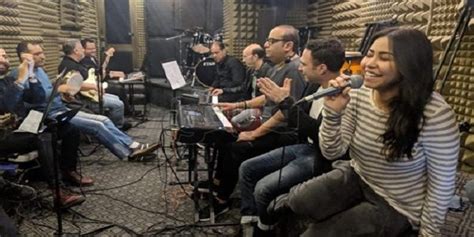 قال الفنان حسام حبيب إنه ضحك كثيراً عندما سمع خبر زواجه من الفنانة شيرين عبدالوهاب والذي انتشر أمس الأربعاء بشكل كبير عبر مواقع التواصل الاجتماعي. شيرين عبد الوهاب فى البروفات برفقة حسام حبيب إستعدادأ ...