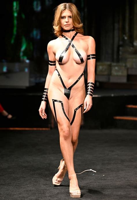 Model Who ONLY Wore DUCT TAPE Suffers Wardrobe Malfunction Video Shows