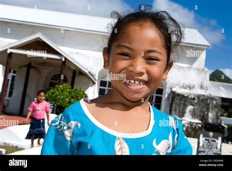 Rarotonga Girl Child Portrait Kid Children Young Youth Smile Smiling Hi