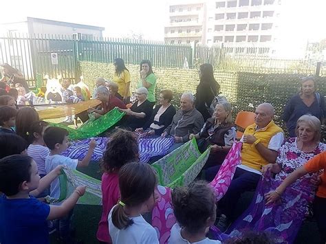 Scuola infanzia maria consolatrice di verghera. Festa dei nonni con gli ospiti Ra.Gi e bambini della ...