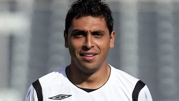 La atención se la llevó reinaldo rueda , quien sostuvo una larga conversación con cuatro hombres: Colo Colo anunció la venta de Gonzalo Jara a West Bromwich ...