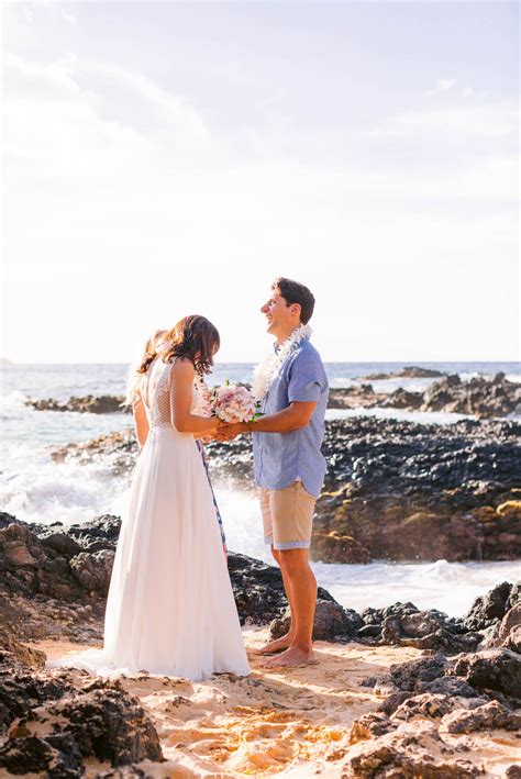 Elopement At Secret Cove Beach Makau Maui Wedding Photographer