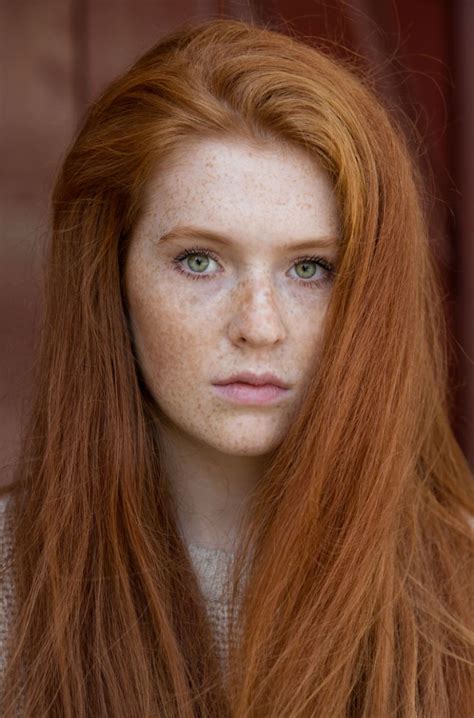 un fotografo ha catturato la bellezza delle donne coi capelli rossi di tutto il mondo per