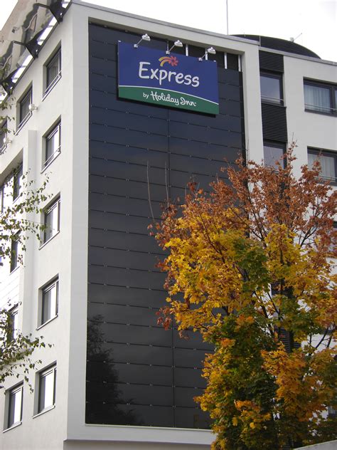 Now $84 (was $̶1̶0̶8̶) on tripadvisor: Holiday Inn Express, Leinfelden - Konvortec
