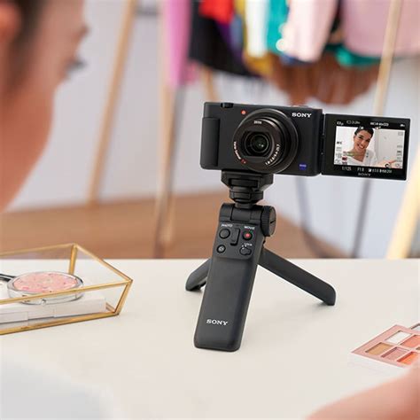 After trying several live streaming solutions, livestream was clearly the best option for us. Fotoapparate von Sony für Video-Konferenzen und Live ...