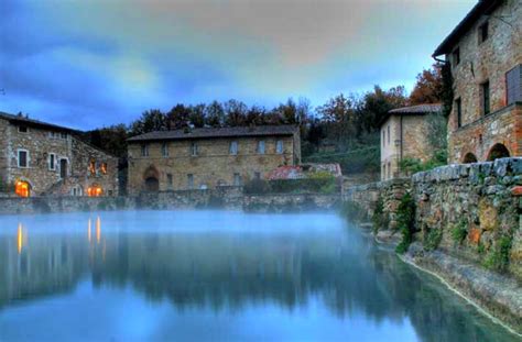 Hotel di bagno vignoni immerso nella val d'orcia, l'adler spa resort thermae offre varie piscine coperte e all'aperto dalla superficie totale di oltre 1.000 m² e una palestra ampia 200 m² con viste panoramiche sulla. 7 tra le Migliori Terme in Toscana