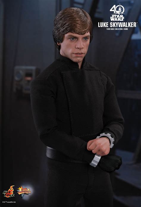 I am a jedi, like my father before me.. New 1/6th Scale Figure of Luke Skywalker from Hot Toys ...