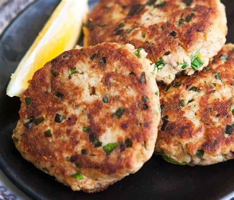 Add the tuna and fry for a couple of minutes. Quick EASY healthy Tuna Patties! Easy to make and easy on ...