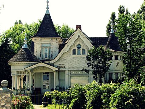 There may be a simple line of windows like a georgian home or you might find the half timber pattern of a tudor home. miss gracie's house: and the whites have it... | Victorian ...