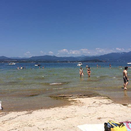 This is a very popular place. Jamaica Beach - Sirmione - Aktuelle 2018 - Lohnt es sich?