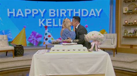 Mark Consuelos Surprises Kelly Ripa With A Huge Fudgie The Whale