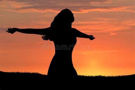 Woman Silhouette Sunset Stock Image Image Of Lifestyles 53916931