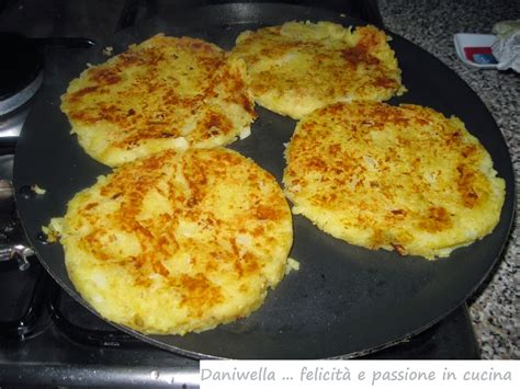 Il tempo di cottura indicato è di 30 minuti. ROSTI DI PATATE E CIPOLLE - RICETTA N° 138 | Daniwella ...