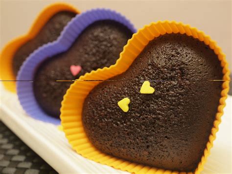 Saya nak kongsikan resepi kek coklat moist menggunakan biskut coklat. NAZRAH BAKERY: KEK COKLAT KUKUS
