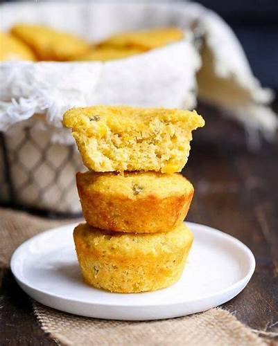 Кукурузная диета на хлопьях КУКУРУЗНО-ТВОРОЖНЫЕ МАФФИНЫ Ингредиенты: Кукурузная мука: 200 г. Творог КУКУРУЗНО-ТВОРОЖНЫЕ МАФФИНЫ Ингредиенты: Кукурузная мука: 200 г. Творог Кукурузная диета на хлопьях