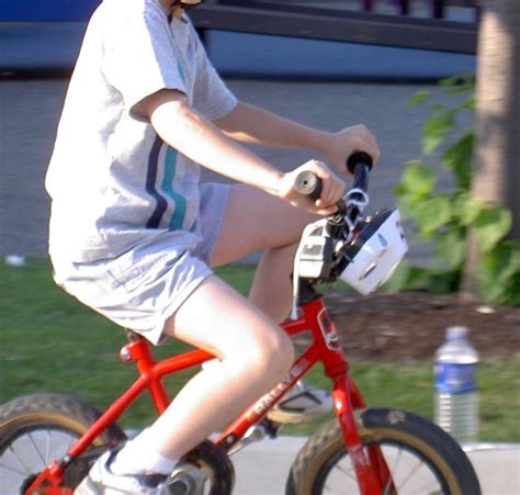 It's no longer unusual these days! Chicargobike: Buying a bike for your child