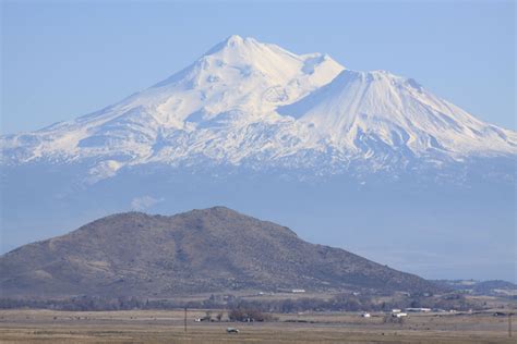 Mt Shasta Looking South On Interstate 5 Natural Landmarks Landmarks