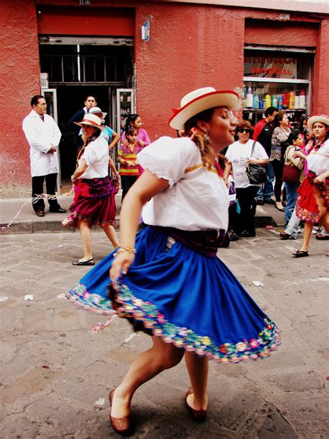 Nacionalidades Y Etnias Del Ecuador Chola Cuencana Kulturaupice