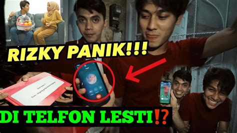 Ia menjawab kabar tak mengenakkan itu dengan mengunggah foto putrinya bersama kekasihnya saat menghadiri. RIZKY BILLAR DAPAT HADIAH DARI LESTI ⁉️ - YouTube