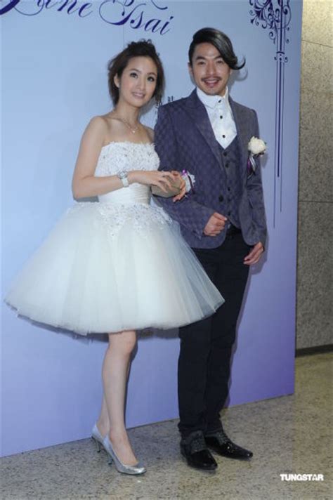 她想為了愛而結婚，而不是為了錢。 msc, trad.她想为了爱而结婚，而不是为了钱。 msc, simp. tā xiǎng wèile ài ér jiéhūn, ér bùshì wèile qián. 六月李易婚礼蔡依林祝福 李威看了也想结婚(图)_影音娱乐_新浪网