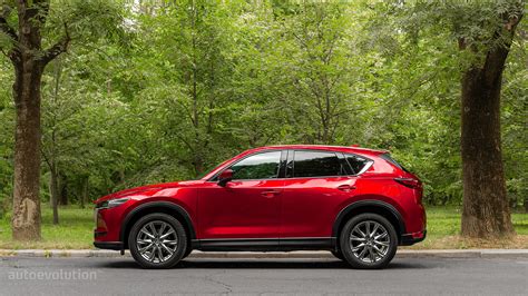 A power liftgate is available. Mazda Updates CX-5 for 2020, Prices Start at $25,090 ...