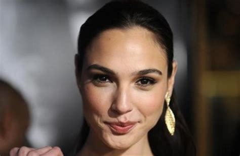 New Israeli Wonder Woman Gal Gadot Talks Casting And Cup Size The