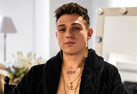 Ya, ya, ada sesuatu yang eee. Irama a Sanremo 2019 con "La ragazza col cuore di latta ...