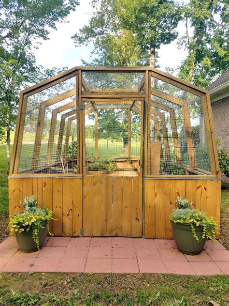 DIY Enclosed Garden "Greenhouse" - The Scrap Shoppe in ...